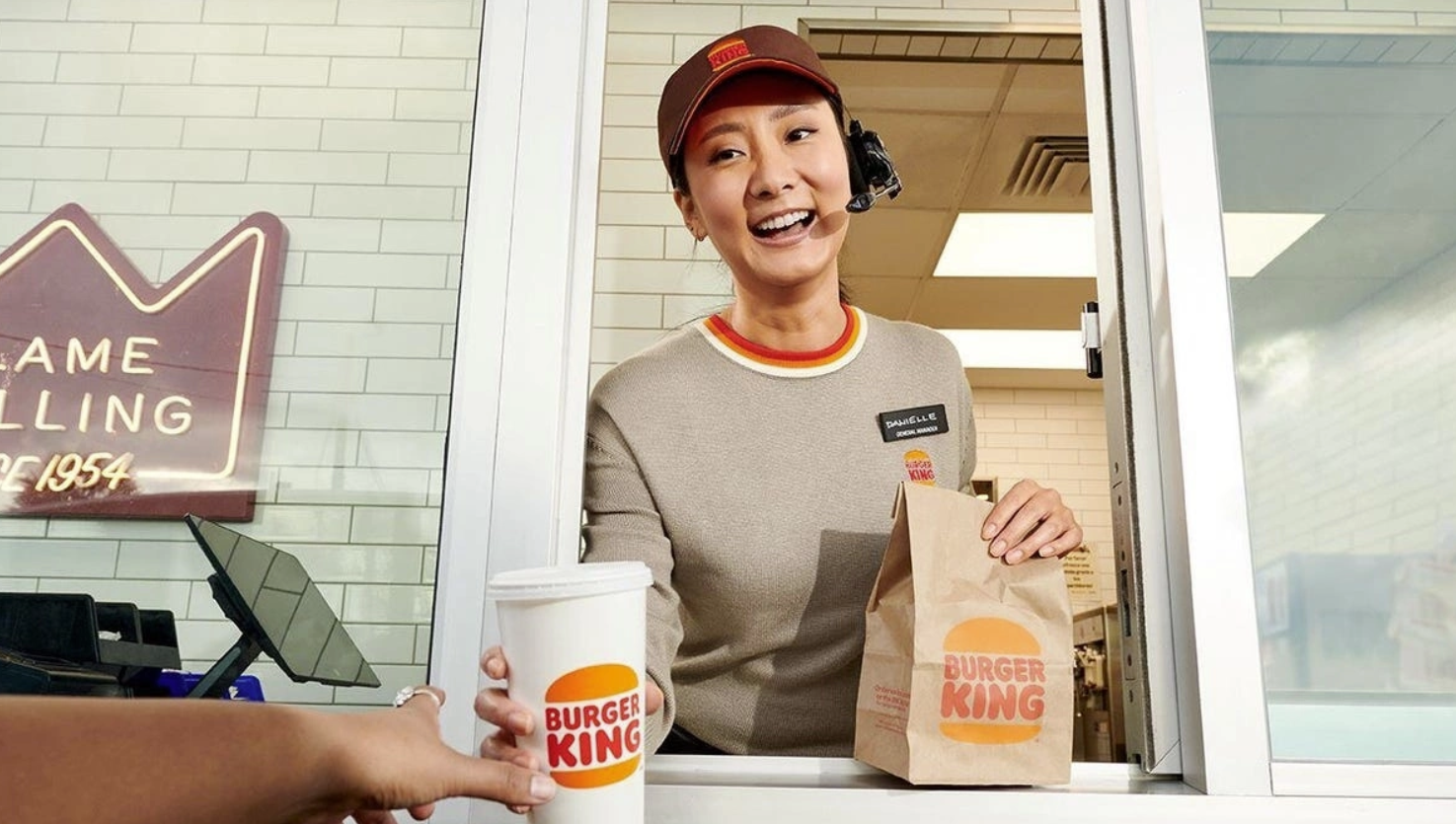 Burger King thử nghiệm tai nghe AI theo dõi nhân viên