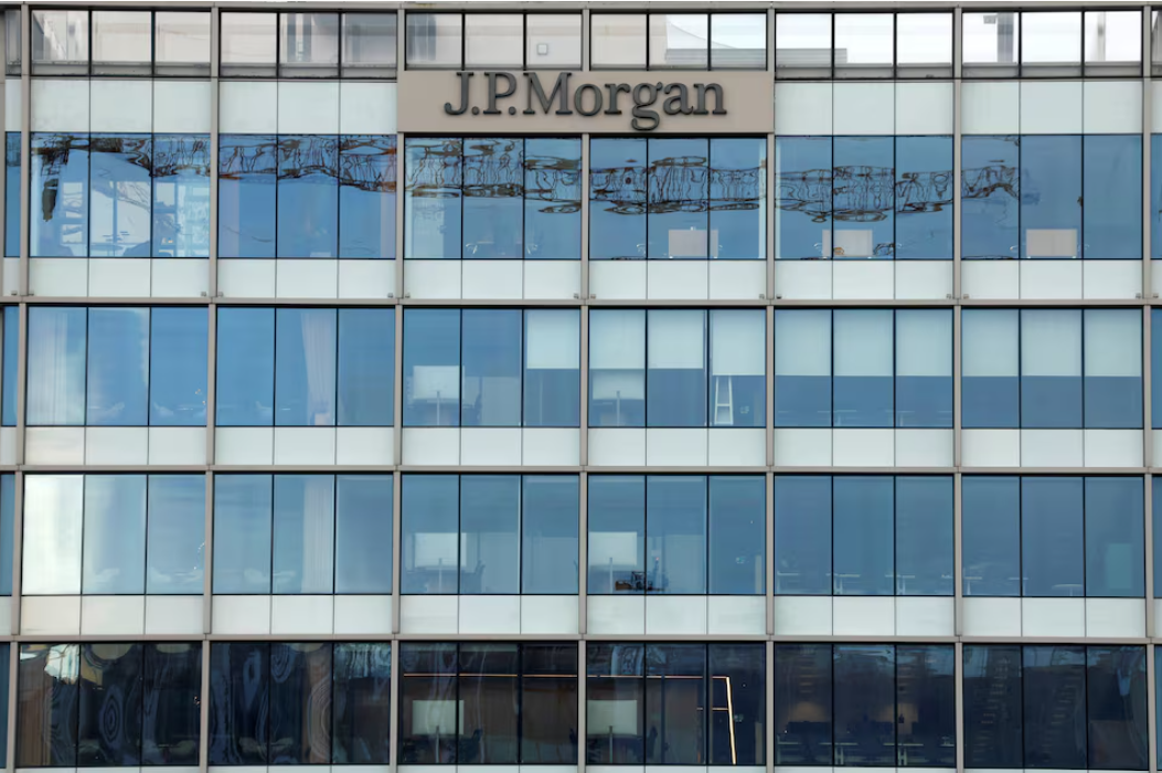 JP Morgan nâng mục tiêu cuối năm 2026 cho chỉ số S&P 500 lên 8.000 điểm nhờ trí tuệ nhân tạo và lợi nhuận khả quan.