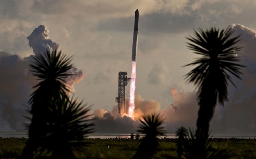 Tàu Starship của SpaceX lần đầu đạt đến quỹ đạo dù gặp sự cố động cơ